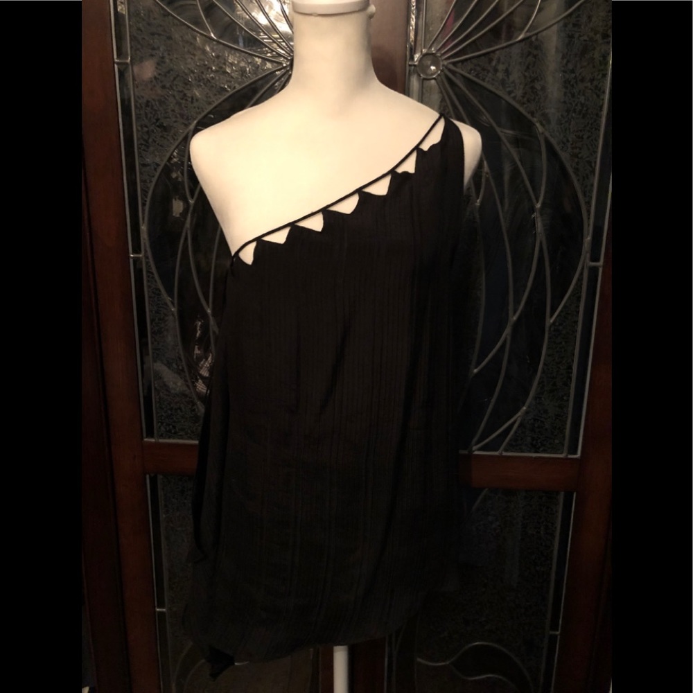 Leon Max one shoulder silk blouse